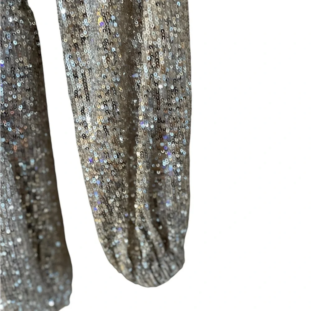 Lena Long Sleeve Sequin Romper
Endless Rose - Picture 7 of 13